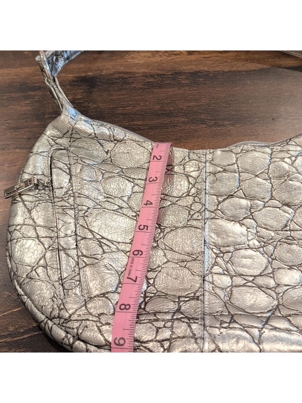 Vintage Pinky Bag Genuine Leather, Silver Textured, Zipper On Top, Many Pockets - Picture 5 of 5